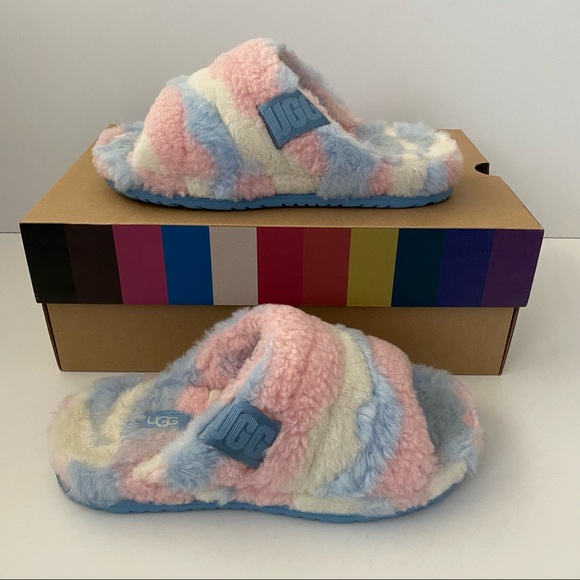 UGG Fluff You Cali Collage Pride Men 6 Fits Women’s 8 - Picture 11 of 13